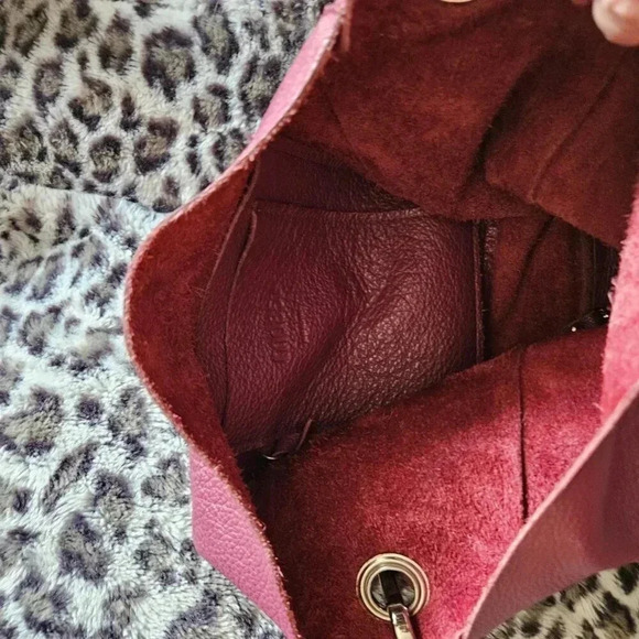 M0851 | HB30 Classic Saddle Slouchy Raspberry Hobo  Bag - Picture 5 of 16